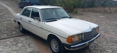 Mercedes 240 D