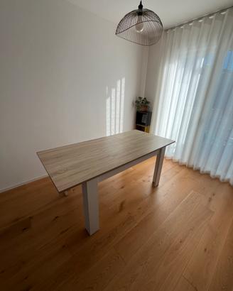 Tavolo scandinavo bianco e legno