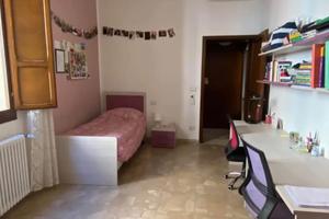 Posto letto in stanza doppia per RAGAZZA