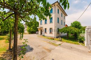 VAZZOLA casa singola 3 livelli con giardino C506