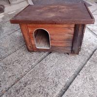 Cuccia per cane da esterno in legno contetto piano