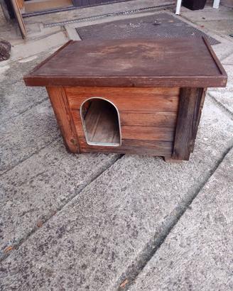 Cuccia per cane da esterno legno tetto piano