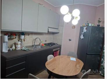 ACILIA CENTRO GIANO TRILOCALE ARREDATO Con BALCONE