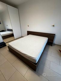 Letto 160x200cm matrimoniale con comodini
