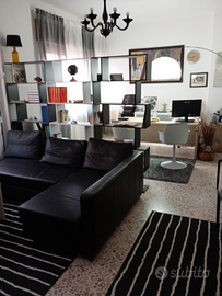 Stanza per ufficio con due postazioni centro