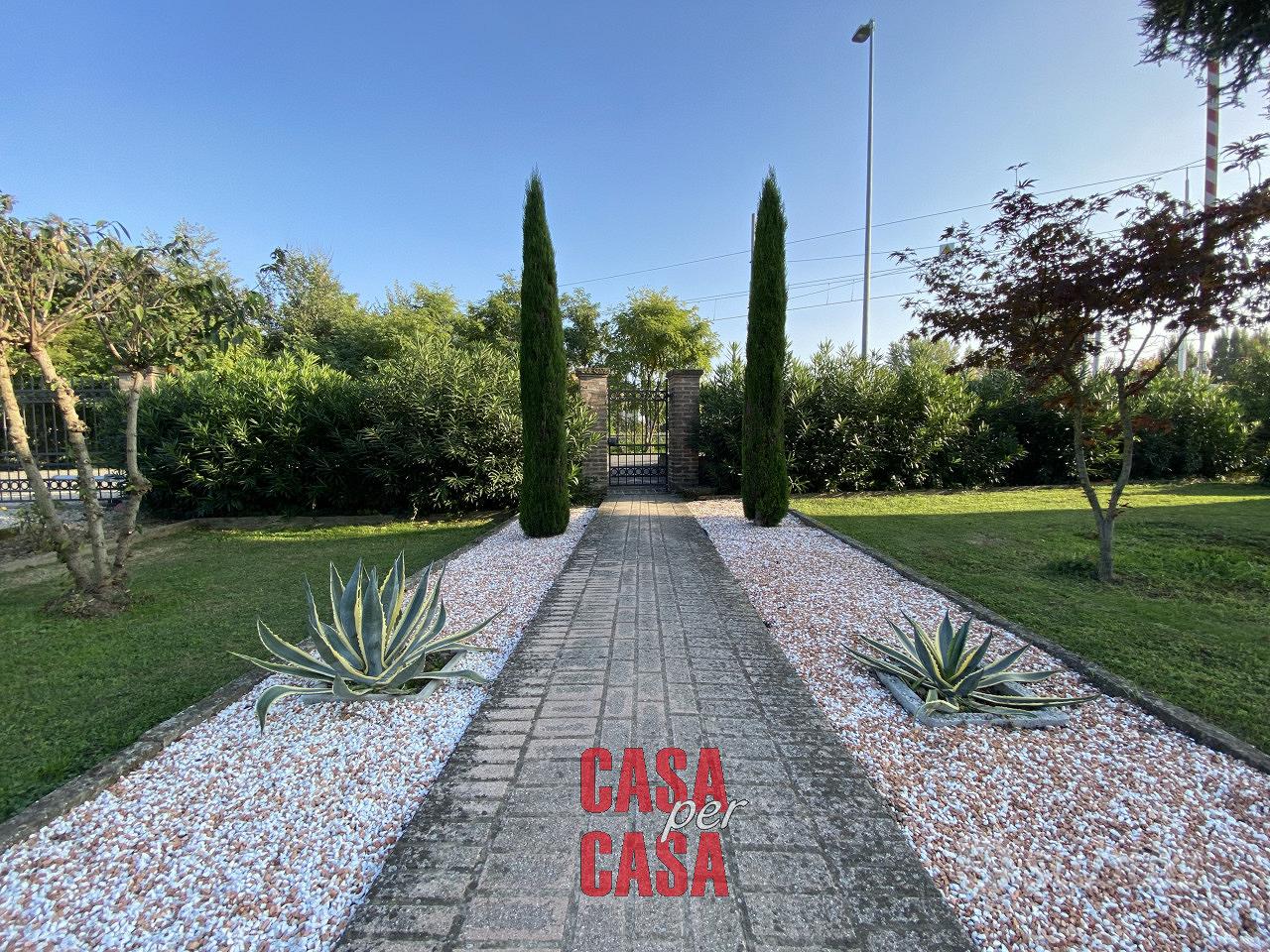 Rustico dagli ampi spazi con terreno - Altro