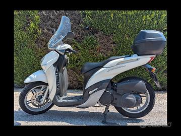 Yamaha Xenter scooter  125 