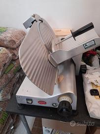 Affettatrice elettrica professionale lama 33 cm