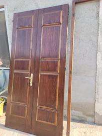 porta in legno massiccio con telaio