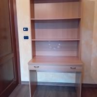 Scrivania-libreria