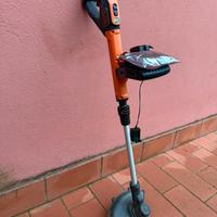 Tagliabordi Blac Decker a batteria