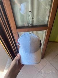 Cappello stile gucci