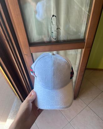 Cappello stile gucci
