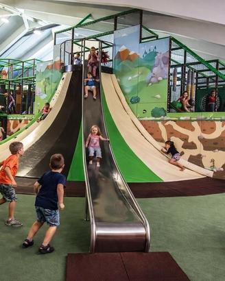 Gioco Playground Vulcano con Scivolo e Arrampicata
