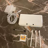 Nintendo 3Ds Bianco con Caricatore e Super Mario