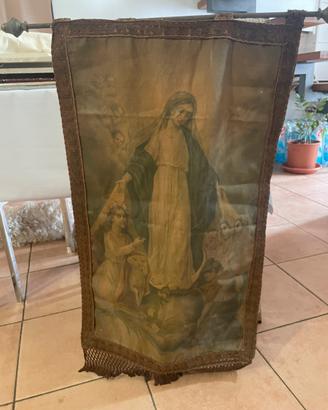 antico stendardo religioso in tela