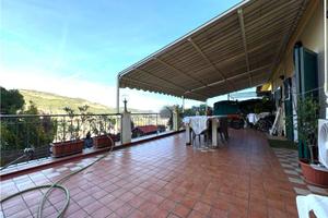 VILLA A SCHIERA A VENTIMIGLIA