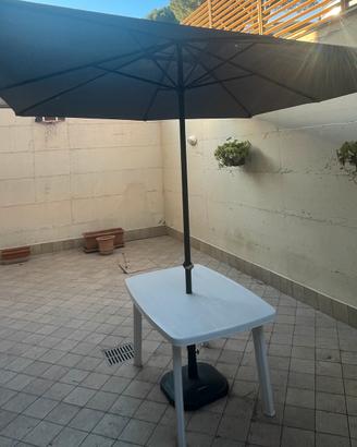 Ombrellone da giardino + tavolo