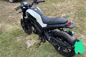 Benelli Leoncino 125