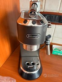 Macchina caffe delonghi dedica