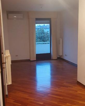 Parquet usato in legno Acacia da pulire e levigare
