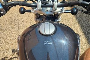 ROYAL ENFIELD SUPER METEOR 650 BLACK