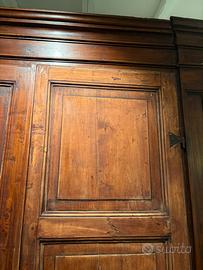 Armadio a due  ante in legno pregiato