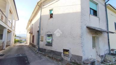 CASA SEMINDIPENDENTE A CERVARO