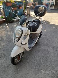 scooter sym Mio 100