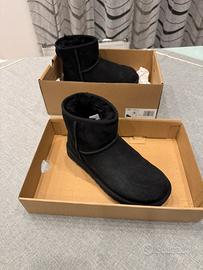 UGG mini classic nero