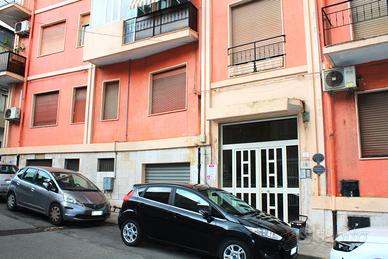 Grande appartamento con balconi e cantina - Via Sa