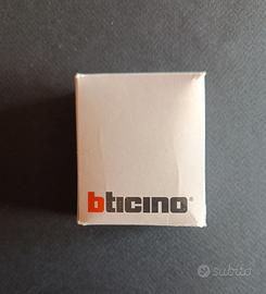 Regolatore di Luminosità con Deviatore BTicino