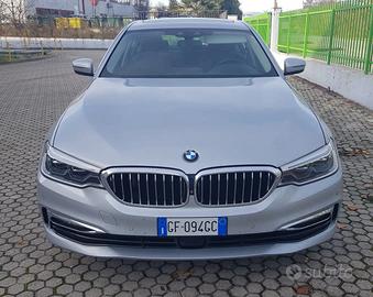 BMW 530D Luxury 265cv., 4 ruote sterzanti,tetto.