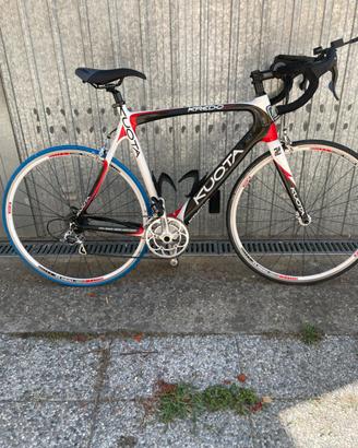 Bici da corsa kuota kredo iin carbonio