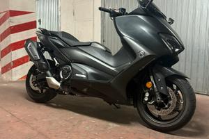 Yamaha T Max 560 praticamente nuovo