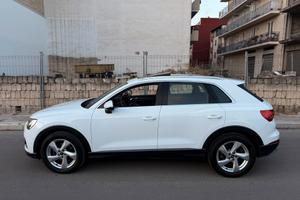 Audi Q3 35 TDI quattro S tronic/TETTO/PELLE/FULL