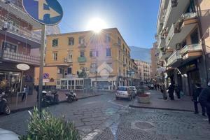 NEGOZIO A CASTELLAMMARE DI STABIA