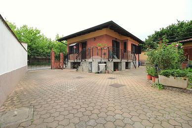 VILLA SINGOLA A BRANDIZZO