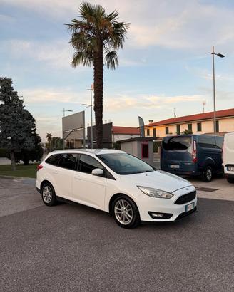 Ford Focus 1.5 TDCi 120 cv Powershift Business