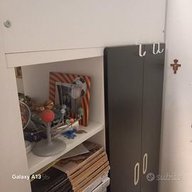 letto ikea + scrivania + sedia