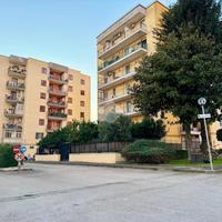 4 LOCALI A POZZUOLI