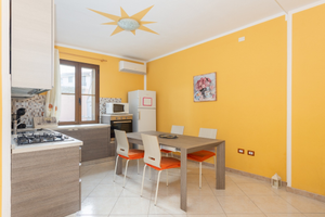 Casa indipendente con giardino