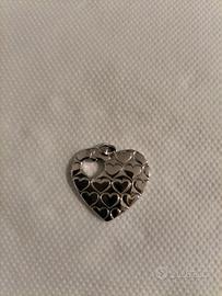 Ciondolo in acciaio a forma di cuore Guess 