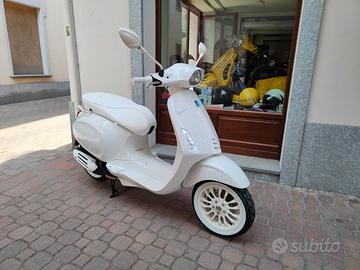 Piaggio Vespa 50 SUPER PROMOZIONE + Fin. Int. Zero