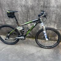 Mountain Bike TREK muscolare.