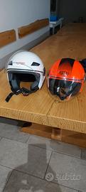 2 caschi per moto/scooter taglia L, come nuovi 