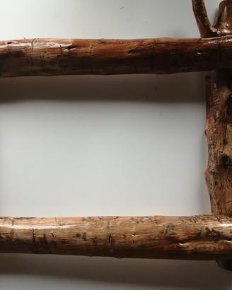 cornice in legno di ulivo 