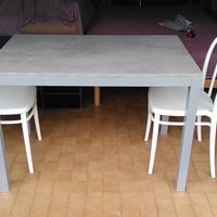 Tavolo da cucina e  n.2 sedie