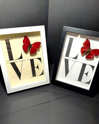 Quadri decorativi con farfalle e scritta “Love”