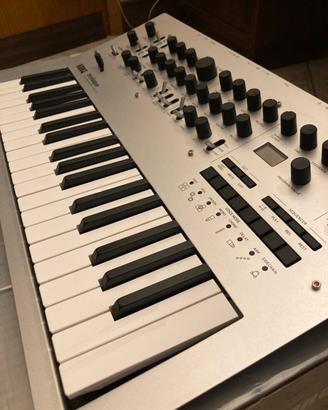 Korg Minilogue - Sintetizzatore polifonico